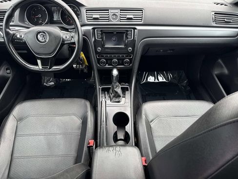 Used 2016 Volkswagen Passat 1.8T R-Line w/ R-Line Lighting Package image 15