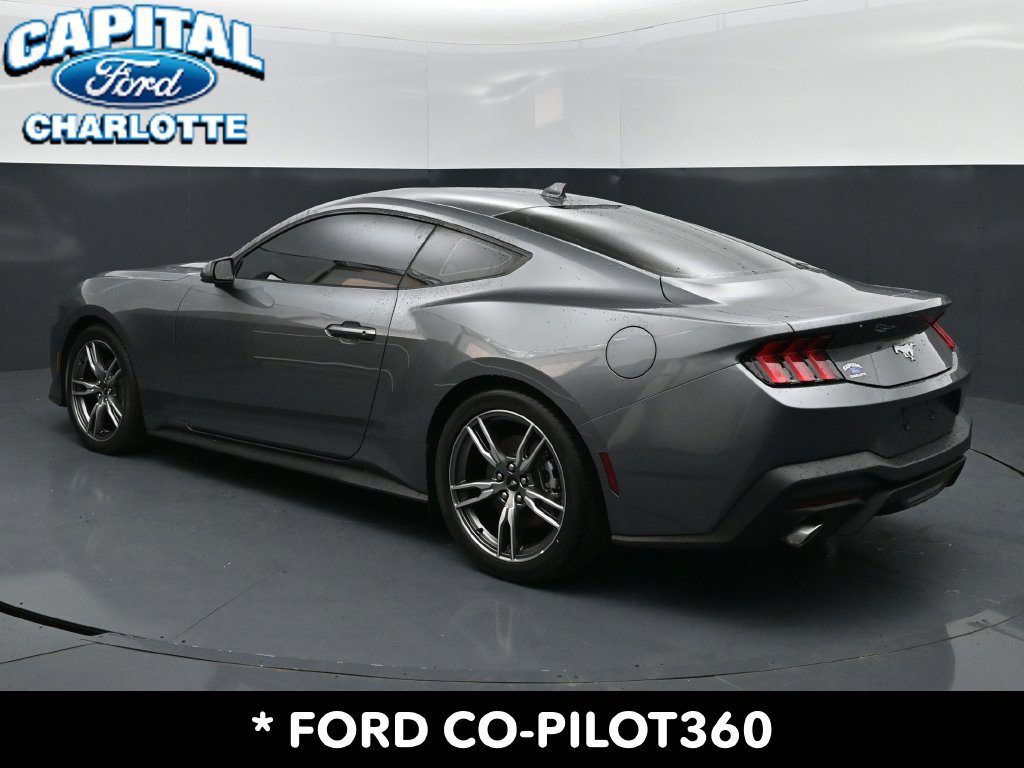 Used 2025 Ford Mustang Coupe RWD image 5