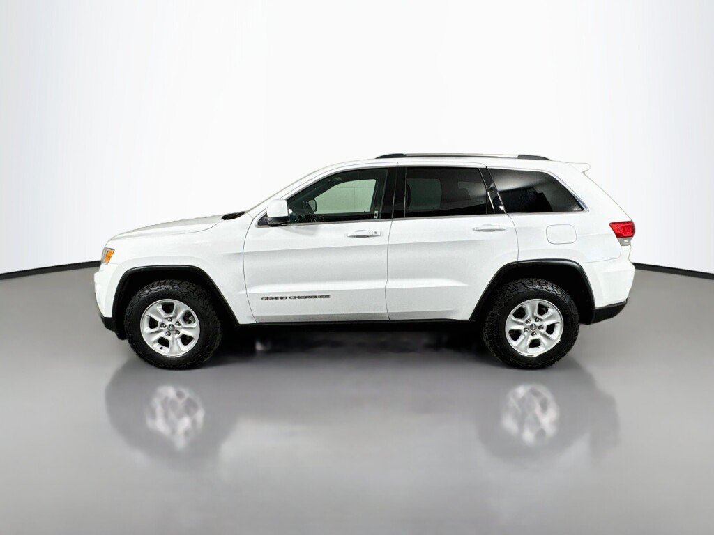 Used 2016 Jeep Grand Cherokee Laredo w/ Quick Order Package 23E AWD/4WD image 2