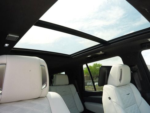 New 2026 Cadillac Escalade Platinum Sport w/ LPO, ONYX Package image 26