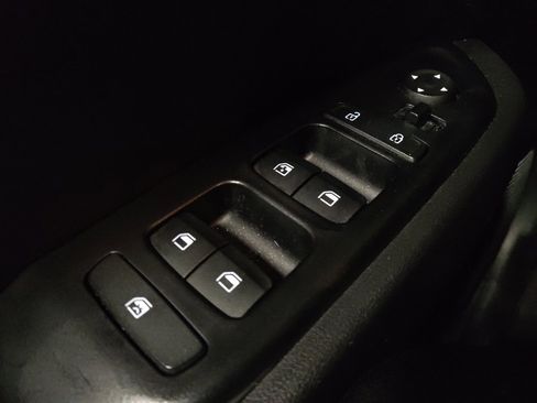 Used 2025 Hyundai Venue SEL image 27