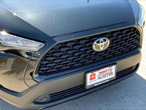 Used 2024 Toyota Corolla Cross L FWD image 28