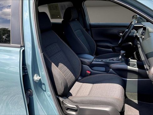 Used 2025 Honda HR-V Sport image 33
