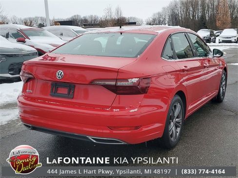 Used 2021 Volkswagen Jetta R-Line w/ R-Line Cold Weather Package image 4