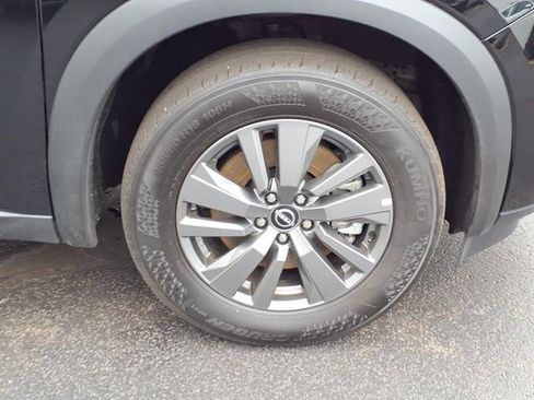 Used 2025 Nissan Pathfinder SV image 25