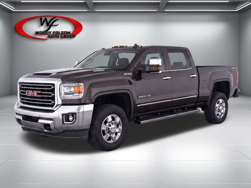 Used 2018 GMC Sierra 2500 SLT w/ Duramax Plus Package AWD/4WD image 2