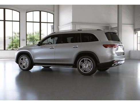 Used 2023 Mercedes-Benz GLS 450 4MATIC image 32