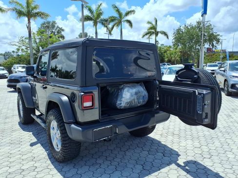 Used 2021 Jeep Wrangler Sport AWD/4WD image 19
