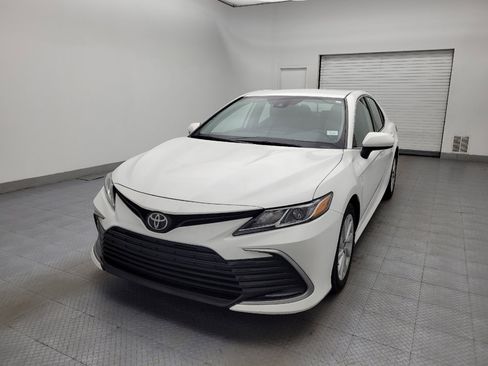 Used 2021 Toyota Camry LE image 15
