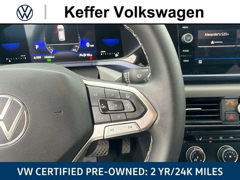 Used 2022 Volkswagen Taos SE FWD image 21