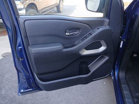 Used 2023 Nissan Frontier SV w/ SV Convenience Package image 27