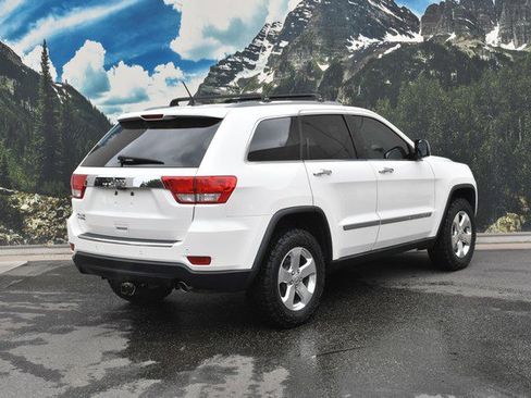 Used 2012 Jeep Grand Cherokee Limited w/ Luxury Group II AWD/4WD image 3