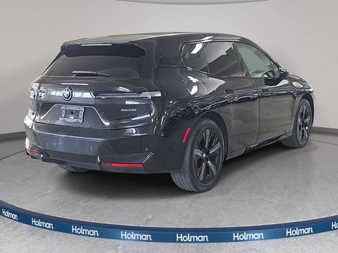Used 2024 BMW iX xDrive50 w/ Sport Package AWD/4WD image 7