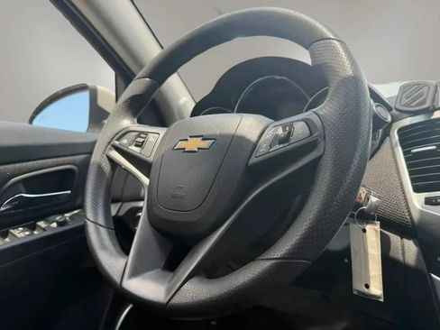 Used 2016 Chevrolet Cruze LT w/ Sun And Sound Package FWD image 18