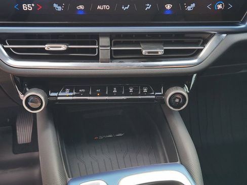 New 2026 Chevrolet Equinox EV LT image 14