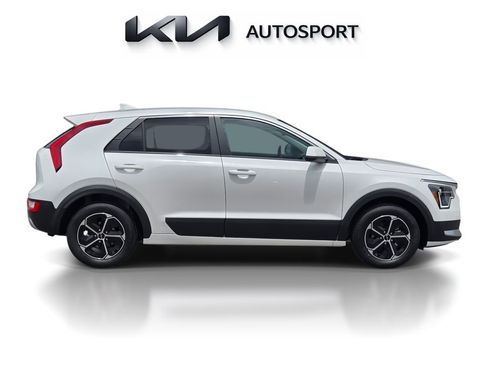 New 2026 Kia Niro LX FWD image 7