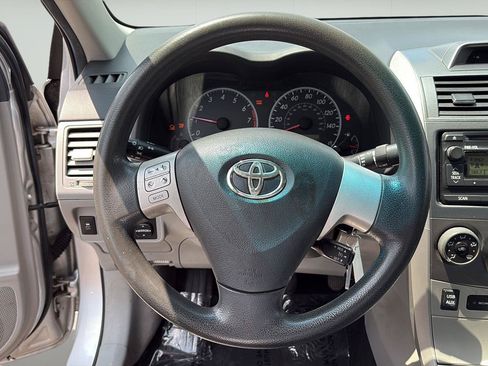 Used 2012 Toyota Corolla LE FWD image 13