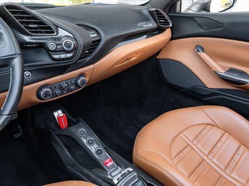 Used 2018 Ferrari 488 Spider RWD image 32