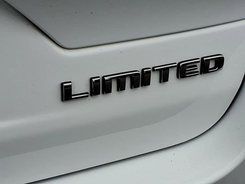Certified 2023 Jeep Grand Cherokee Limited AWD/4WD image 10