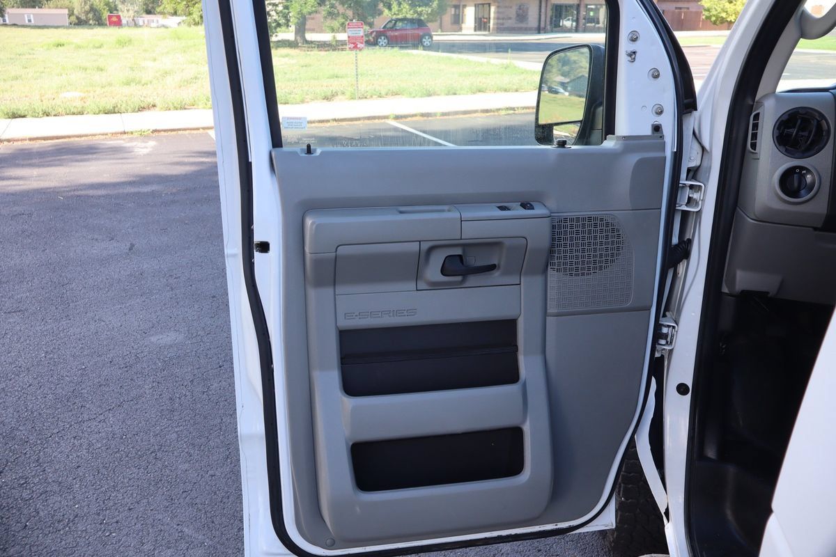 Used 2014 Ford E-250 and Econoline 250 w/ Power Group RWD image 23