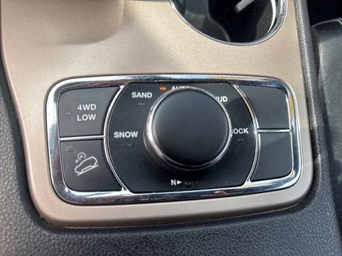 Used 2014 Jeep Grand Cherokee Limited AWD/4WD image 13