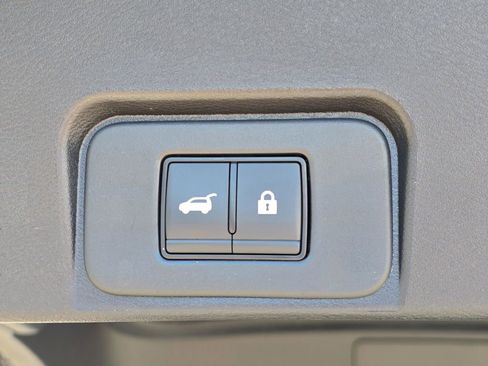 Used 2026 Nissan Rogue SV w/ SV Premium Package image 11