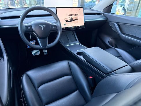 Used 2022 Tesla Model Y Performance AWD/4WD image 19