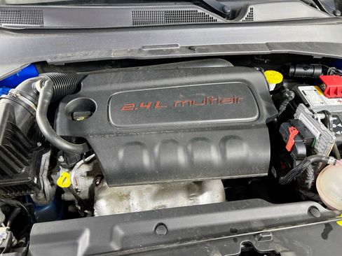 Used 2022 Jeep Compass Latitude w/ Sun and Sound Group AWD/4WD image 29