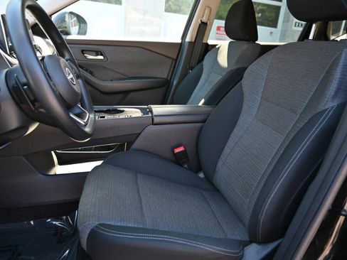Used 2023 Nissan Rogue SV FWD image 12