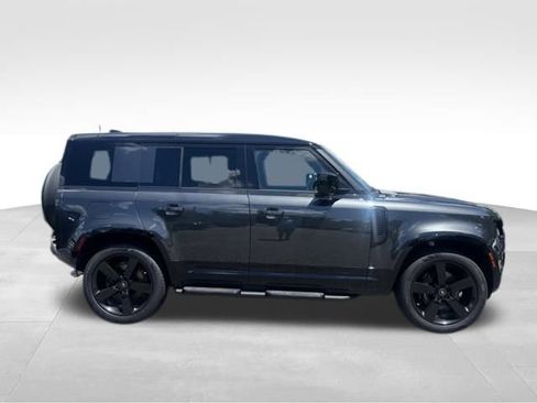 New 2025 Land Rover Defender 110 V8 image 9