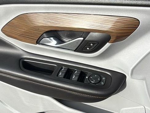 Used 2018 GMC Terrain SLE image 25