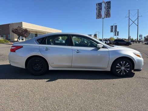 Used 2016 Nissan Altima 2.5 S w/ Power Driver Seat Package image 2