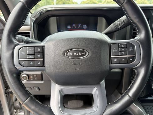 Used 2023 Ford F250 Lariat w/ Lariat Ultimate Package AWD/4WD image 13