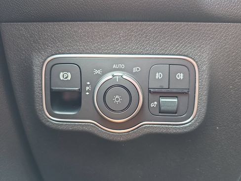 Certified 2022 Mercedes-Benz GLB 250 image 28