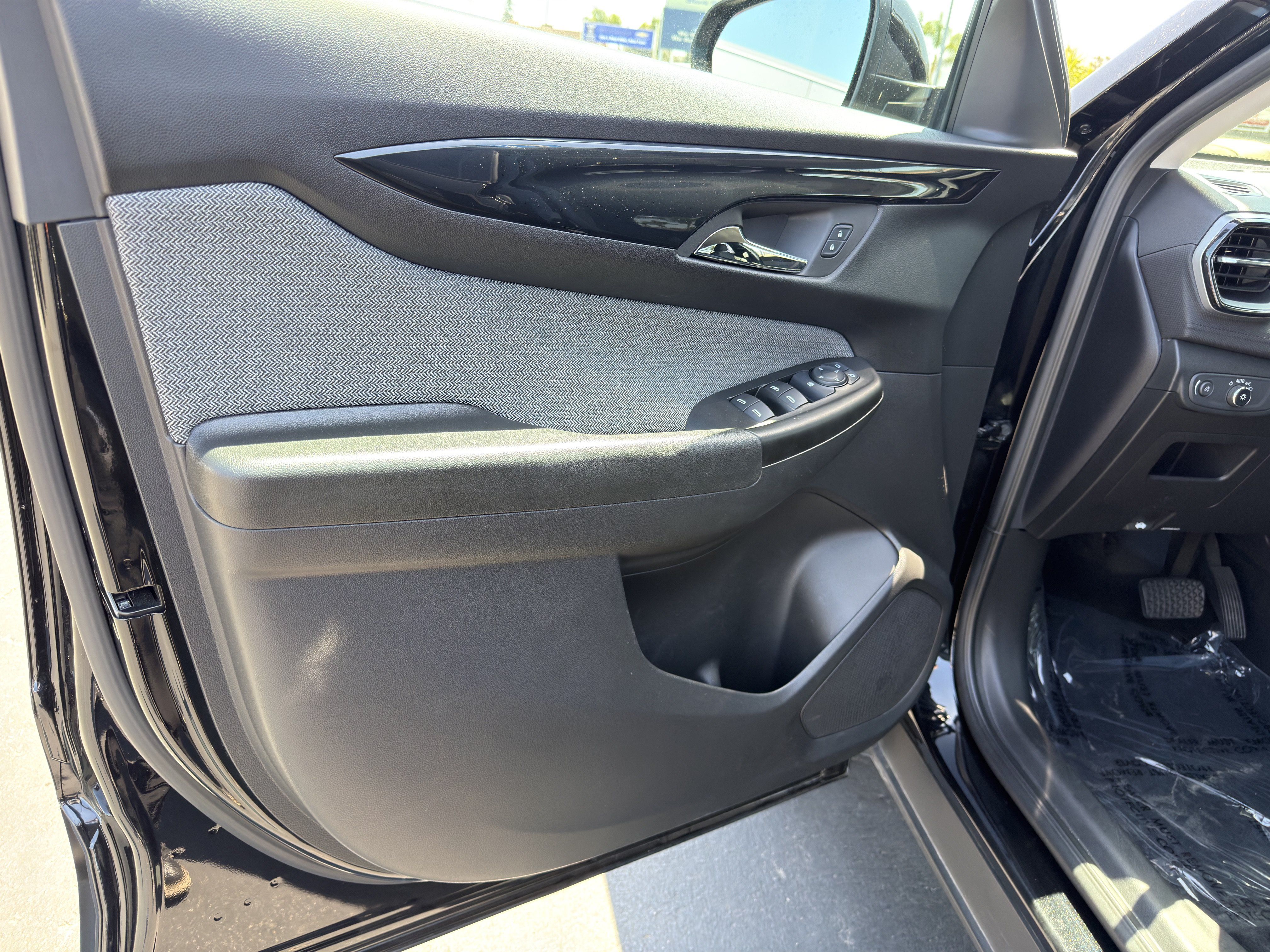 Used 2024 Chevrolet TrailBlazer LT FWD image 22
