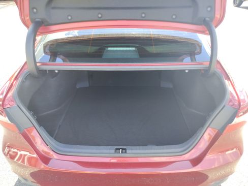 Used 2021 Toyota Camry LE image 27