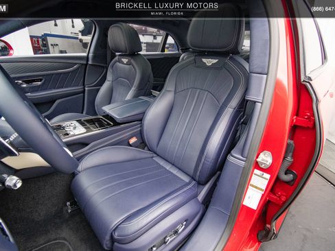 Used 2024 Bentley Flying Spur V8 AWD/4WD image 12