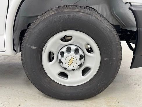 New 2025 Chevrolet Express 2500 Work Van w/ Driver Convenience Package image 24