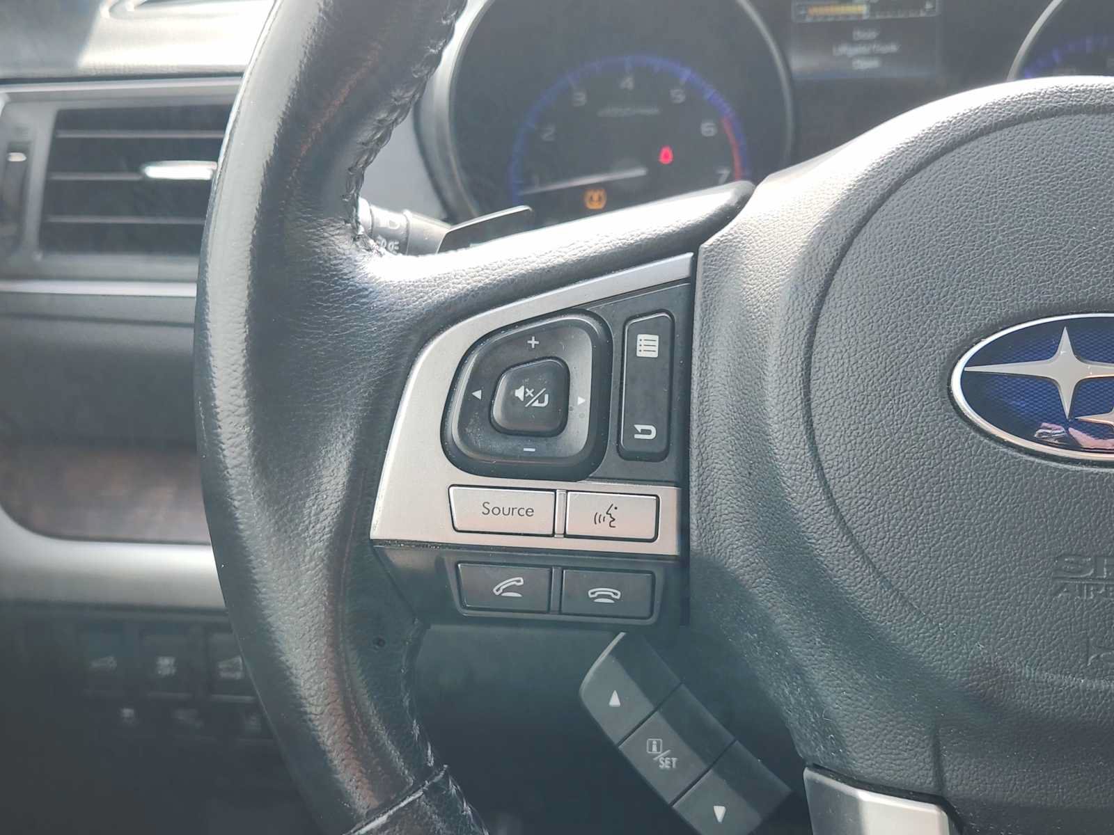 Used 2015 Subaru Outback 2.5i Limited AWD/4WD image 28