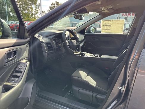 New 2026 Nissan Rogue S image 13