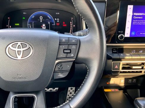 Used 2025 Toyota Camry SE FWD image 24