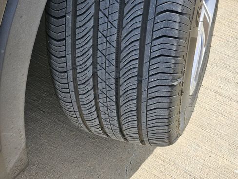 Certified 2023 Cadillac XT4 Sport AWD/4WD image 13