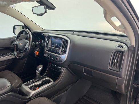Used 2022 Chevrolet Colorado LT AWD/4WD image 24