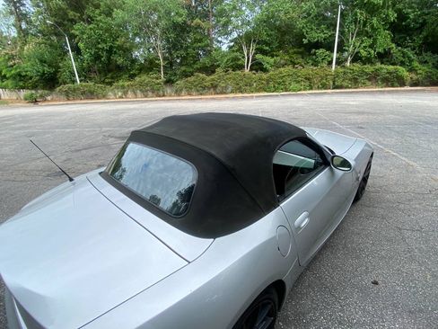 Used 2005 BMW Z4 2.5i RWD image 32