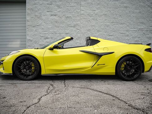 Used 2023 Chevrolet Corvette Z06 w/ LPO, Roadside Safety Package RWD image 9