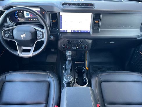 Certified 2024 Ford Bronco Badlands image 3