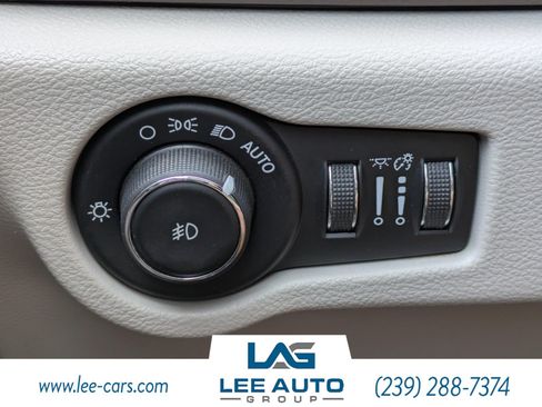 Used 2018 Chrysler Pacifica Touring-L w/ Advanced Safetytec Group FWD image 20