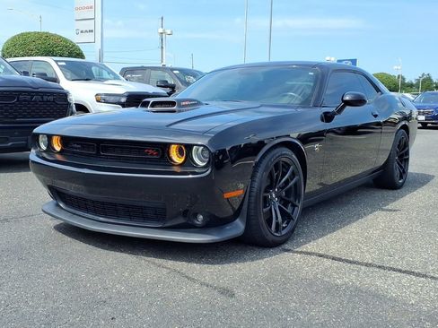 Used 2021 Dodge Challenger R/T Scat Pack w/ Shaker Package RWD image 3