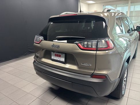 Used 2020 Jeep Cherokee Latitude Plus w/ Comfort/Convenience Group AWD/4WD image 4