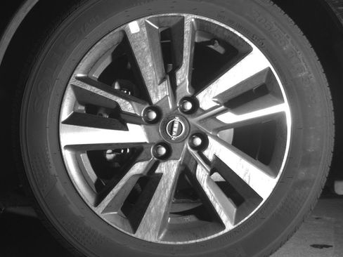 Used 2025 Nissan Versa SV image 12